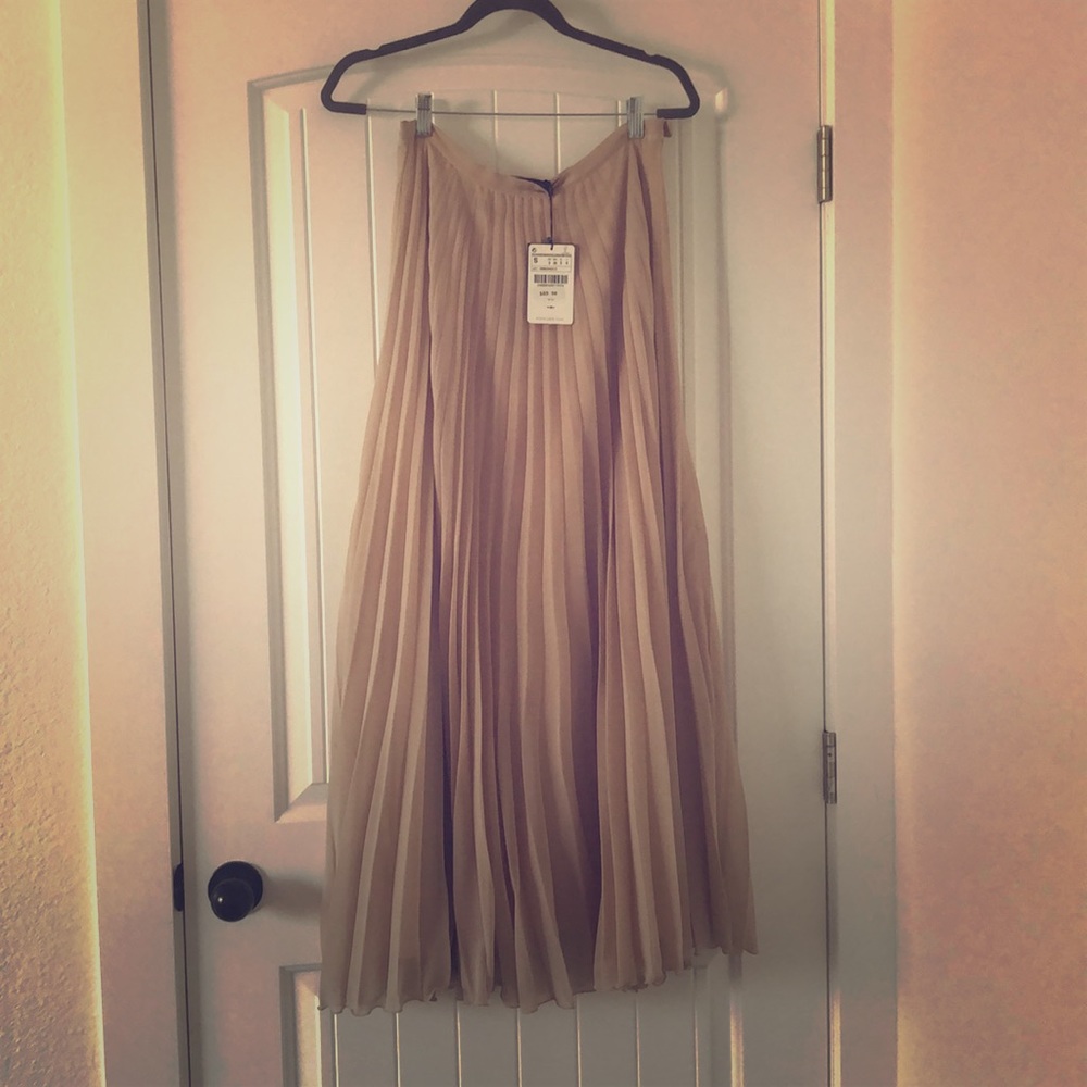 Zara Woman Pleated Chiffon Maxi Skirt - nude/beige